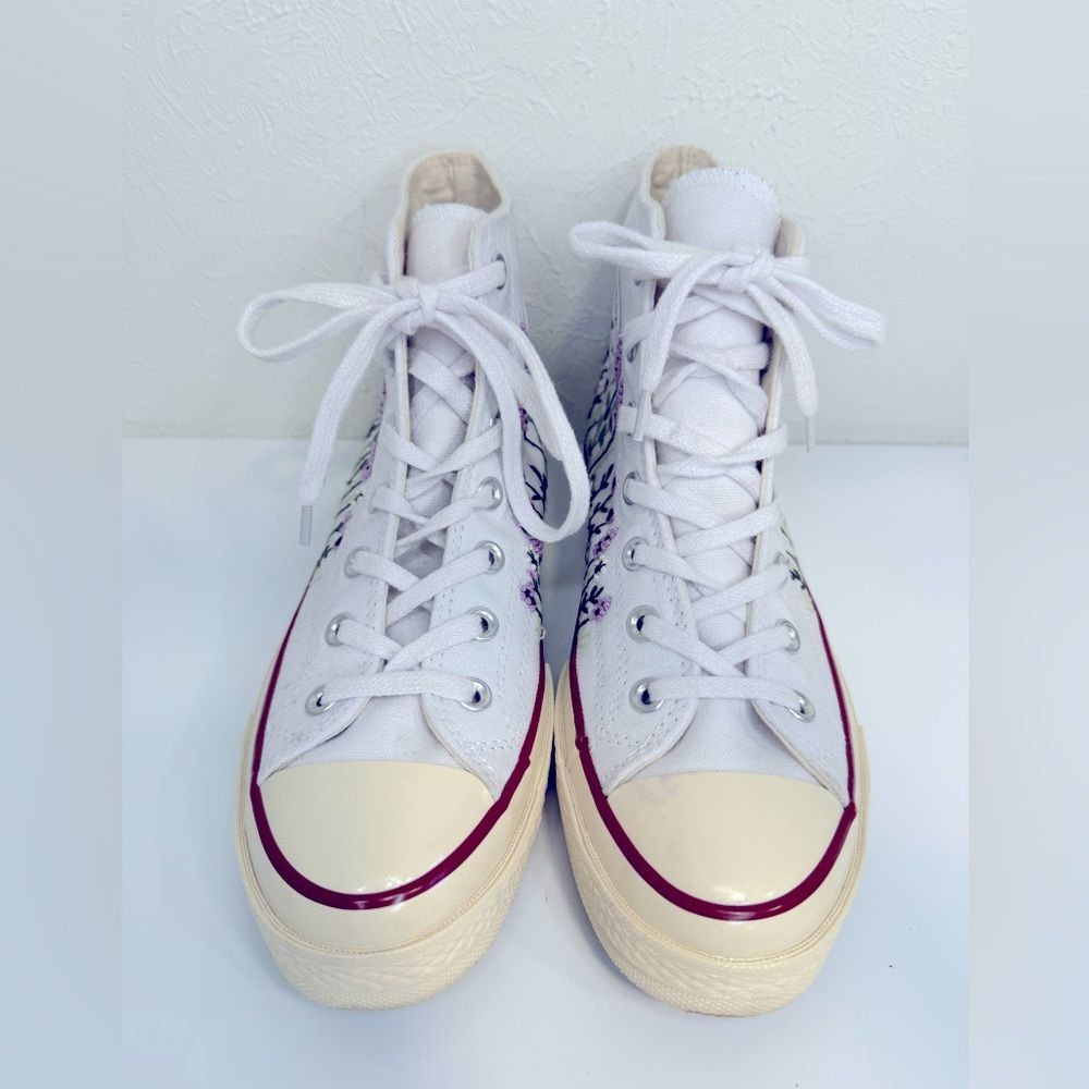 Converse Chuck Taylor High Top Lavender Embroidered Women’s 8.5 - Picture 4 of 10